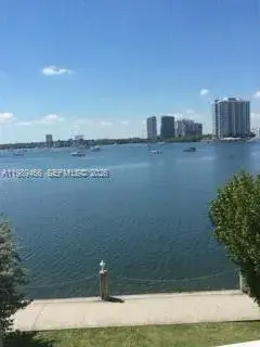 3000 Marcos Dr # P312, Aventura FL 33160