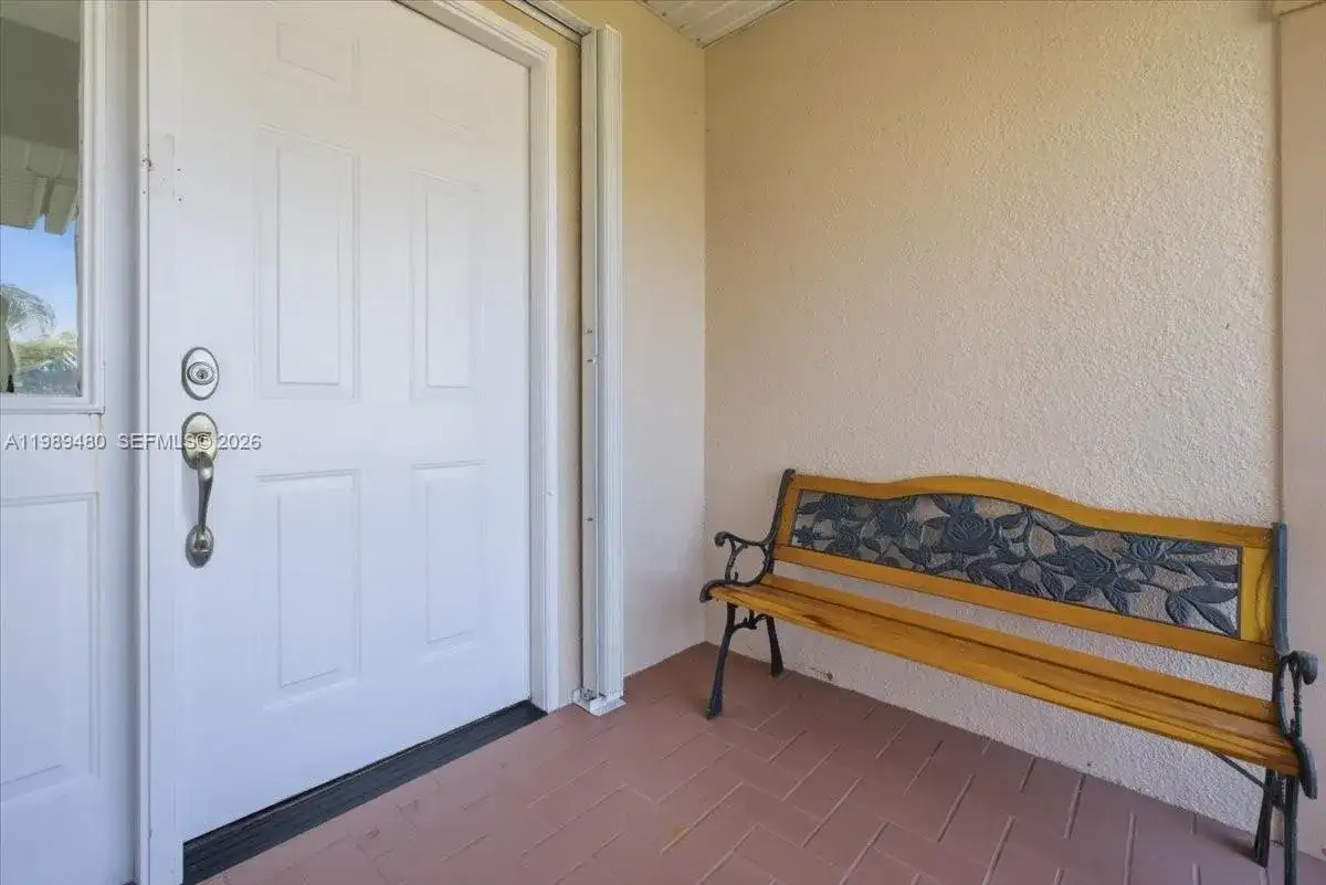 2570 SE 7th Pl, Homestead FL 33033 photo 5