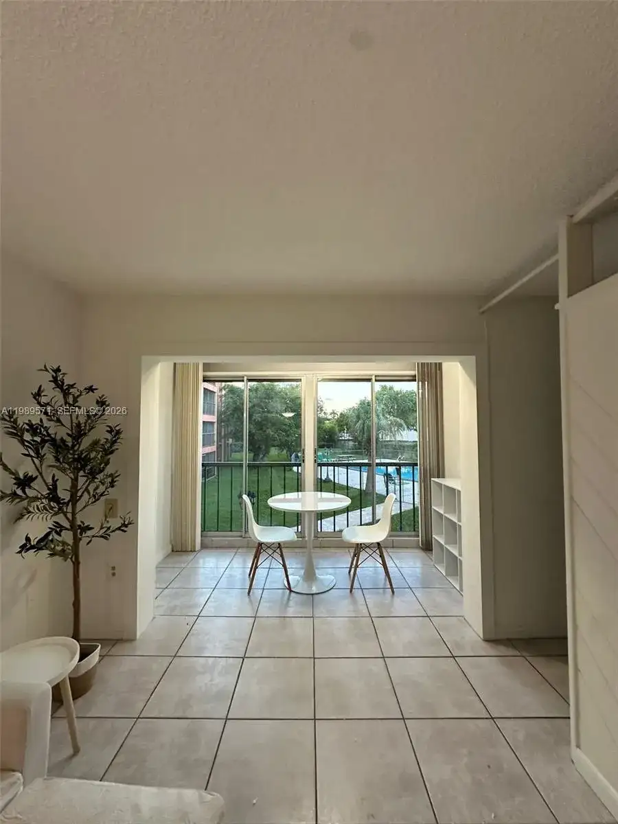 9405 W Flagler St # D204, Miami FL 33174 photo 3