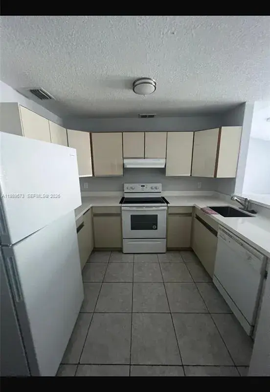 313 SE 3rd Ave # 313, Hallandale Beach FL 33009