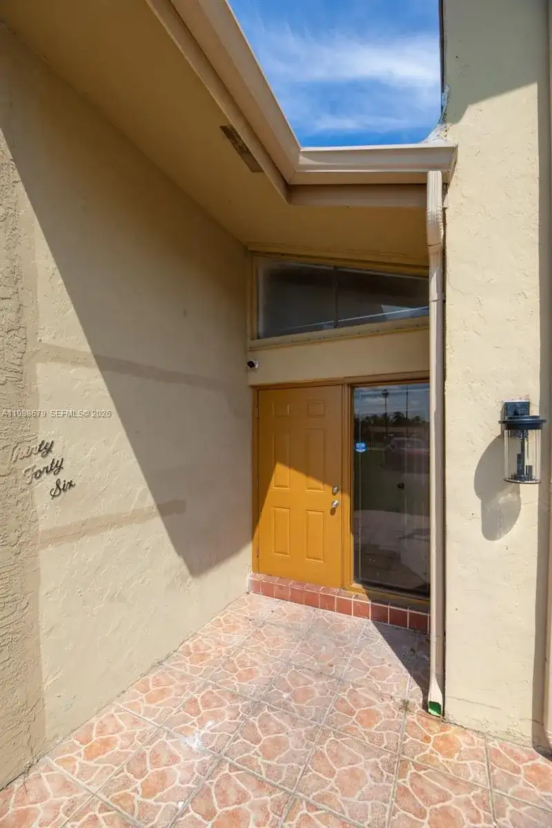 3046 W Missionwood Ln # 2, Miramar FL 33025 photo 2