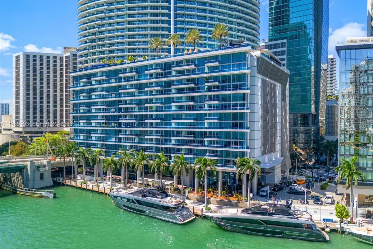 200 Biscayne Boulevard Way # 3707, Miami FL 33131