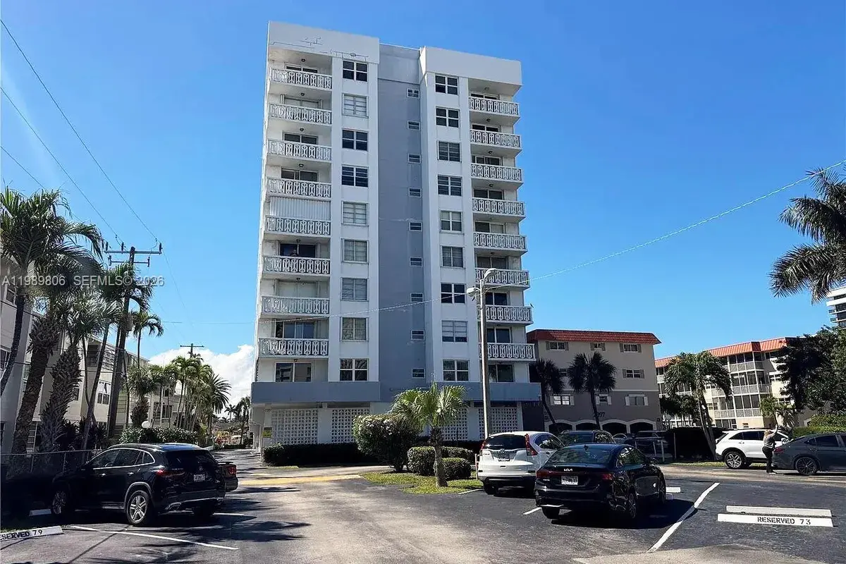 3113 S Ocean Dr # 504, Hallandale Beach FL 33009