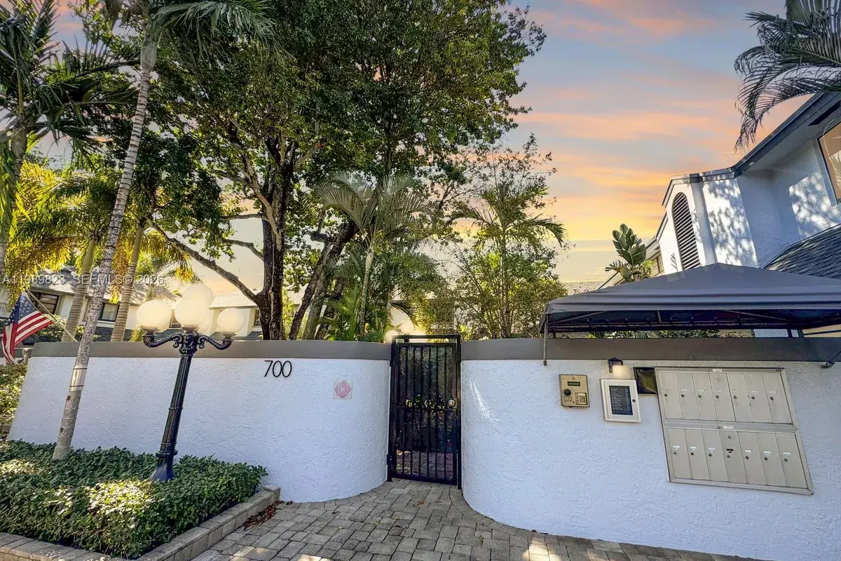 700 SE 14th St # G, Fort Lauderdale FL 33316