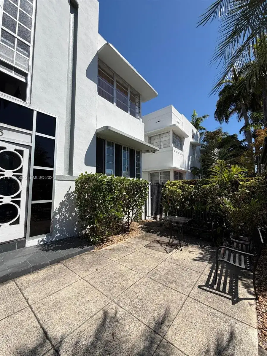 1 bedroom 1 bath Residential for sale at 1525 Meridian Ave # 108, Miami Beach FL 33139