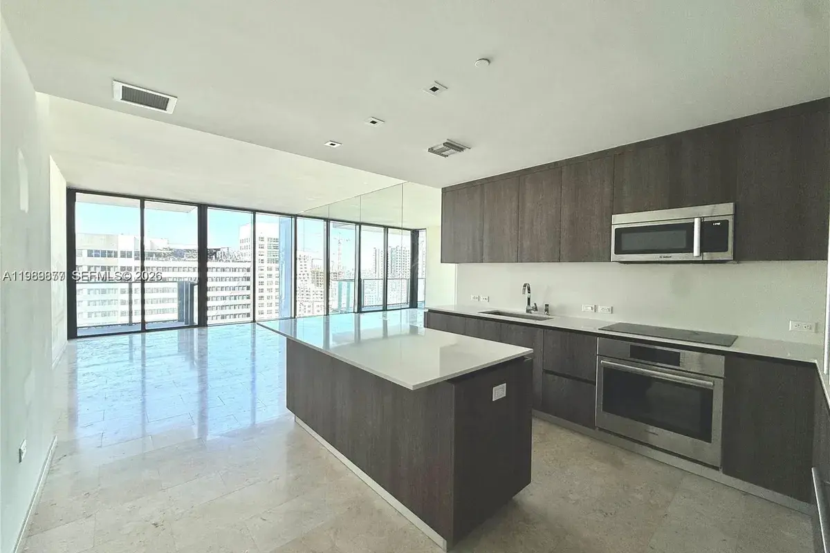 88 SW 7th St # 1808, Miami FL 33130