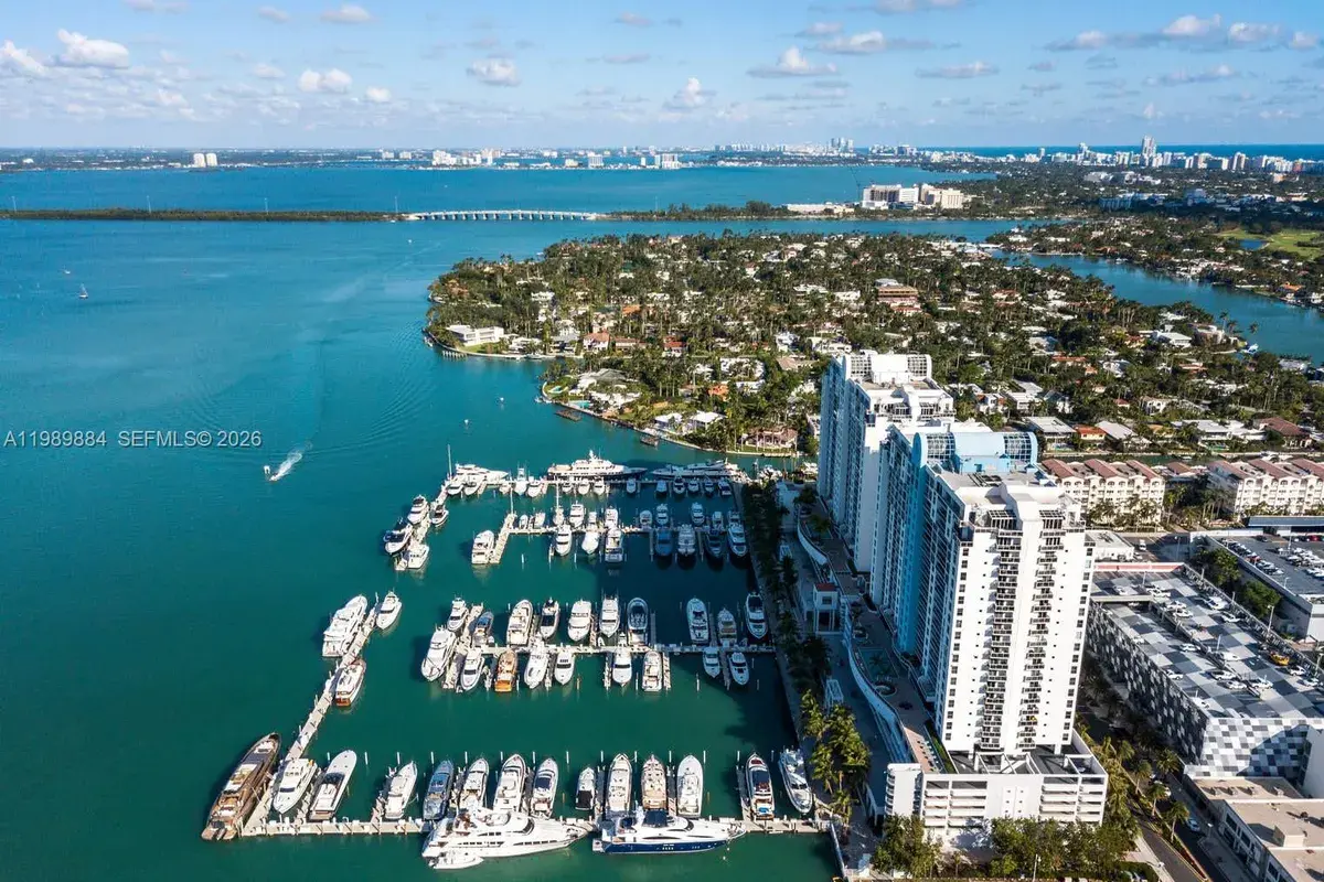 1800 Sunset Harbour Dr, Miami Beach FL 33139