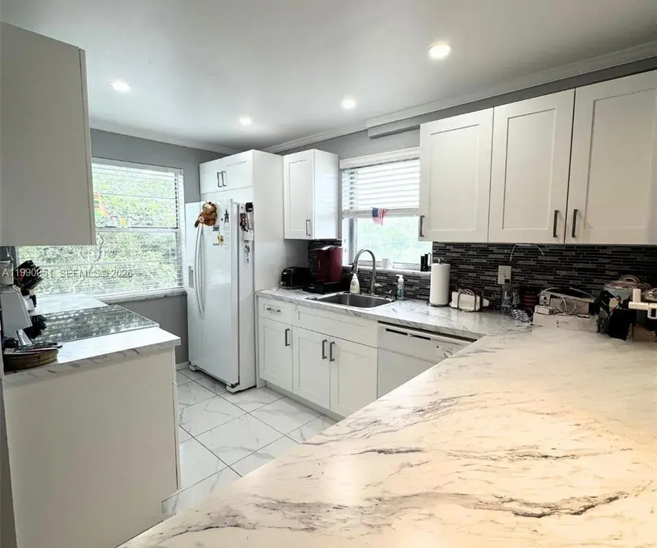 3776 Inverrary Blvd # 301R, Lauderhill FL 33319