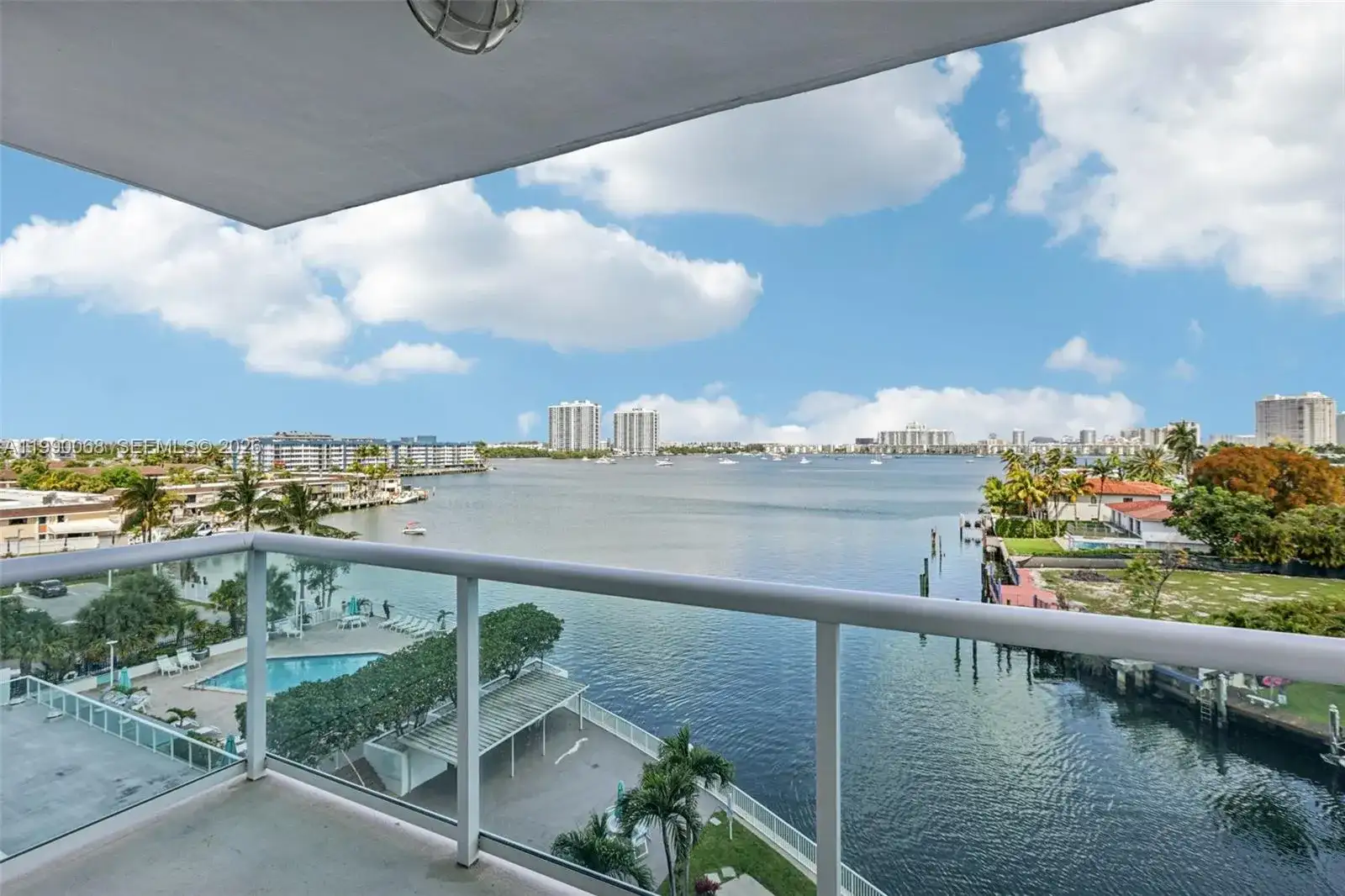 2841 NE 163rd St # 605, North Miami Beach FL 33160 photo 2