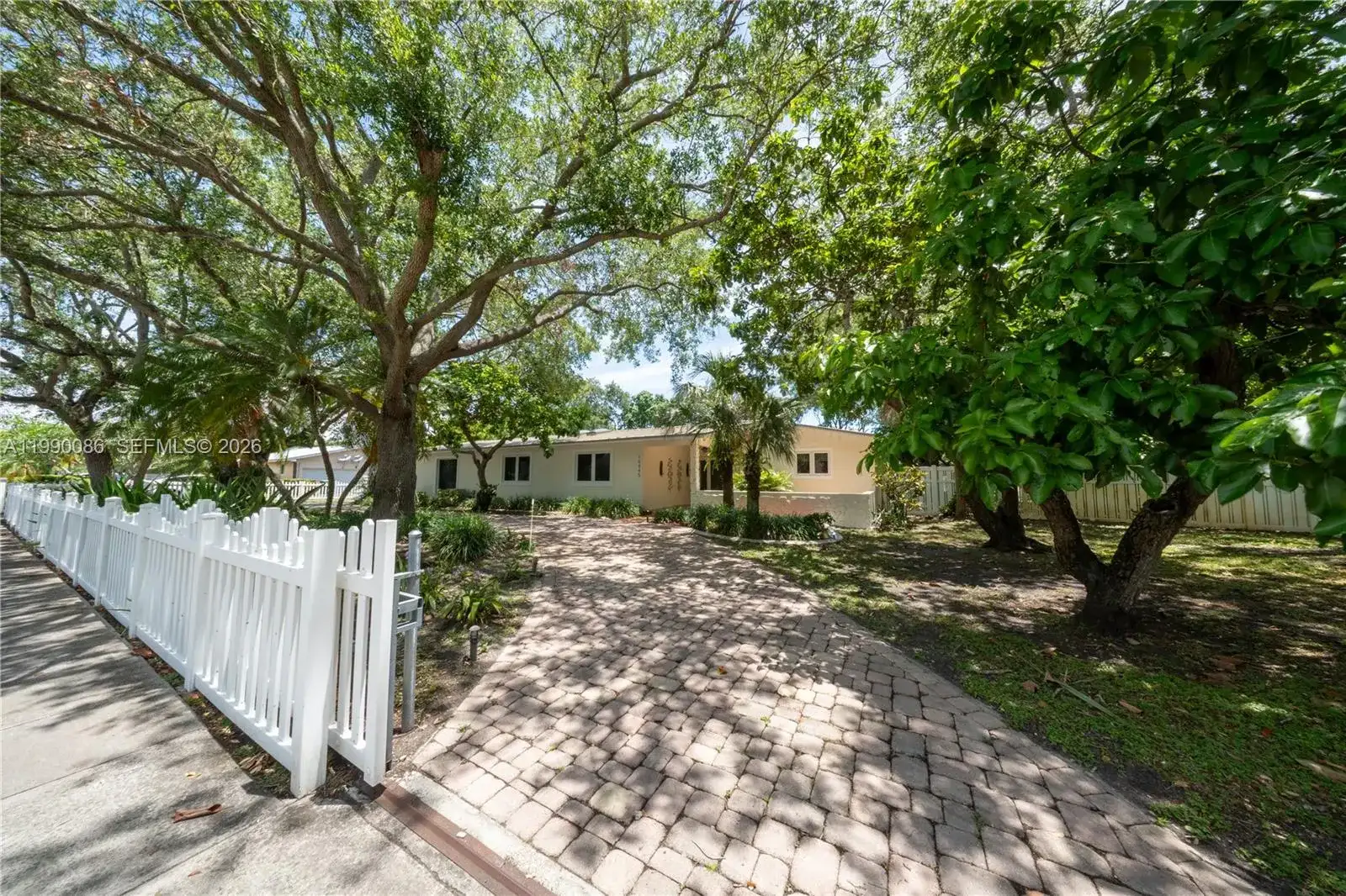 16445 SW 80th Ave, Palmetto Bay FL 33157 photo 2