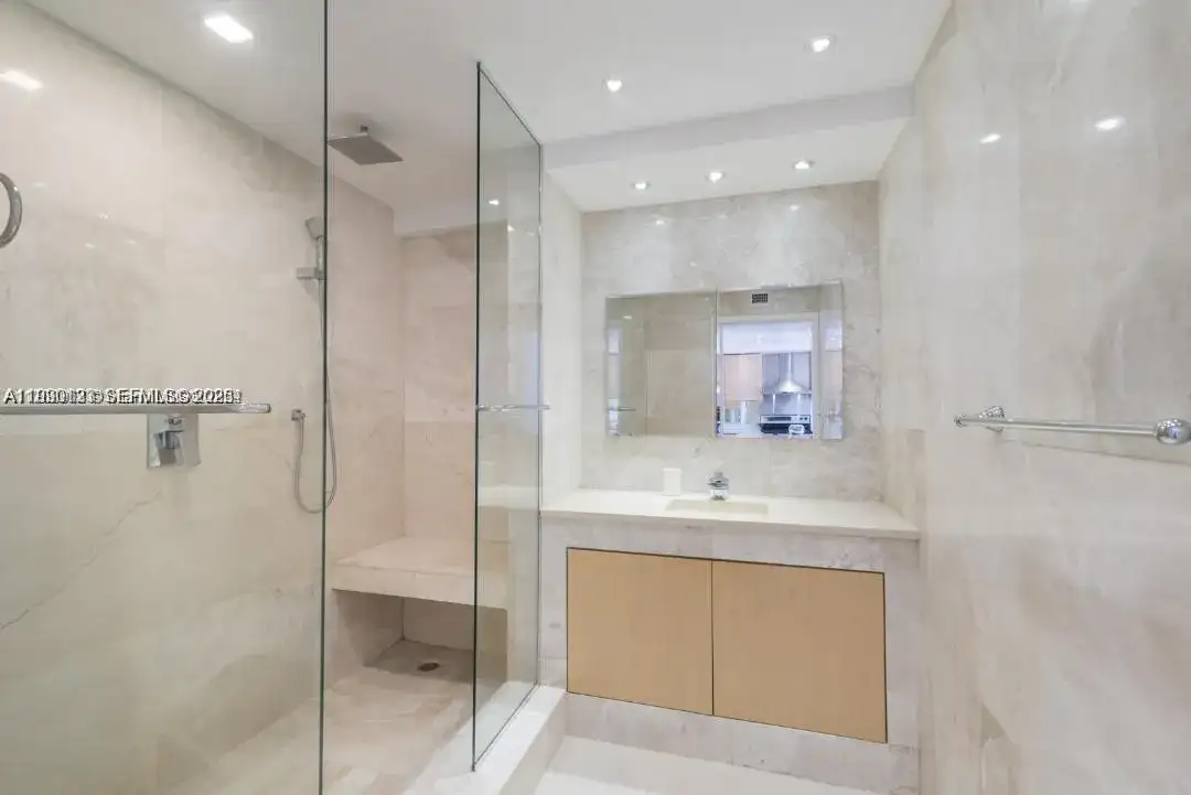 401 Ocean Dr # 1124, Miami Beach FL 33139 photo 4
