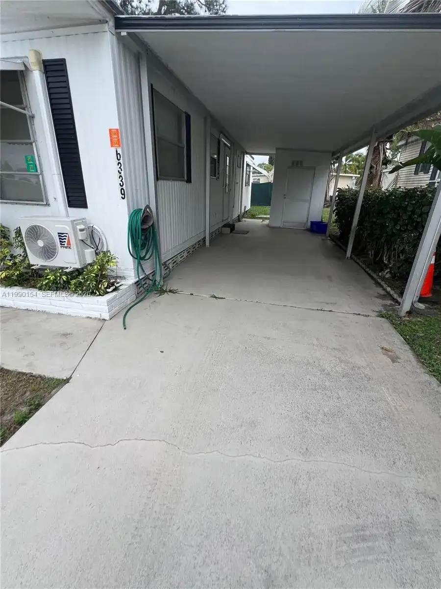 639 S ash lane, Atlantis FL 33462 photo 2