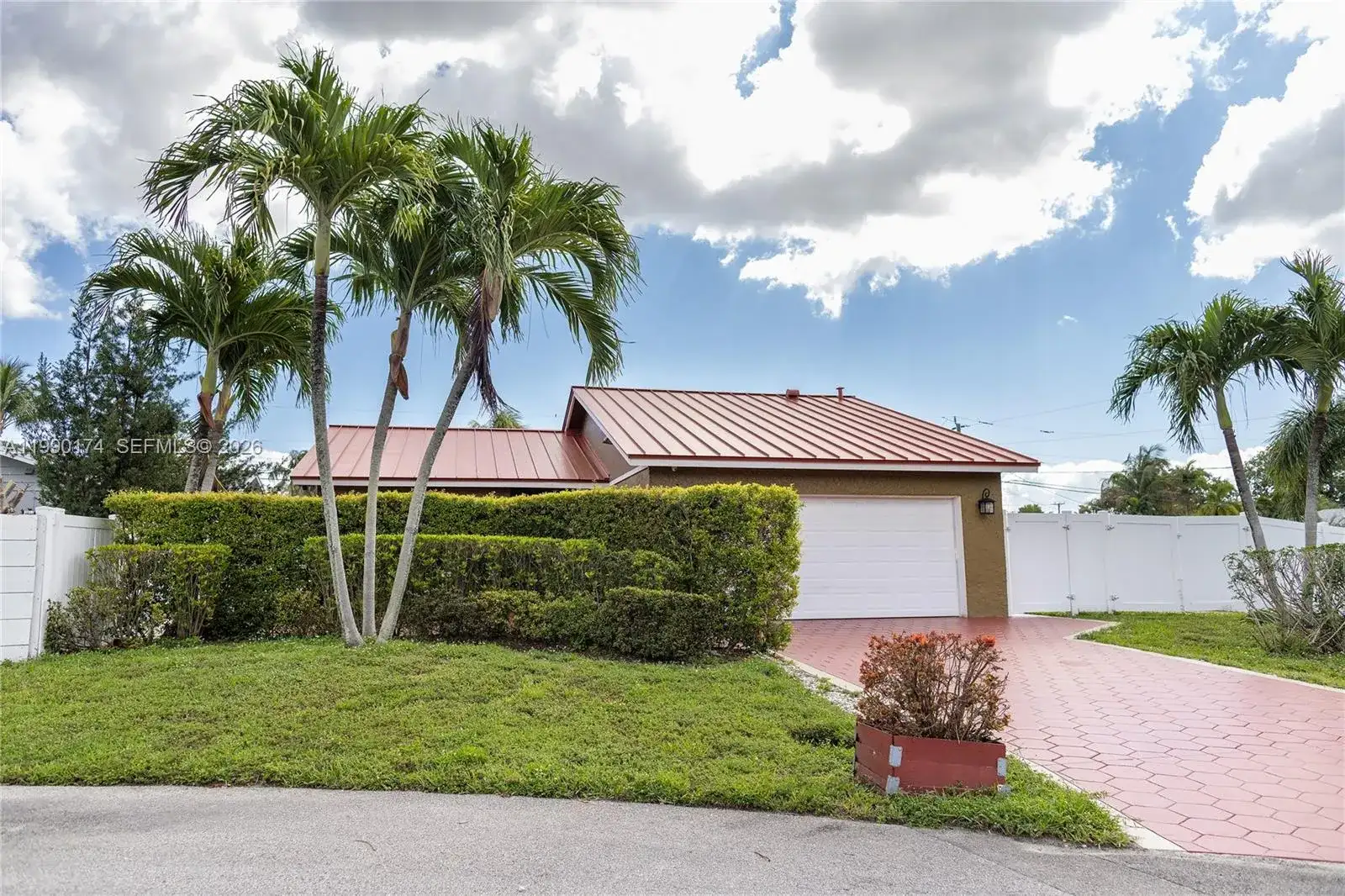 4548 SW 28th Way, Dania Beach FL 33312 photo 2