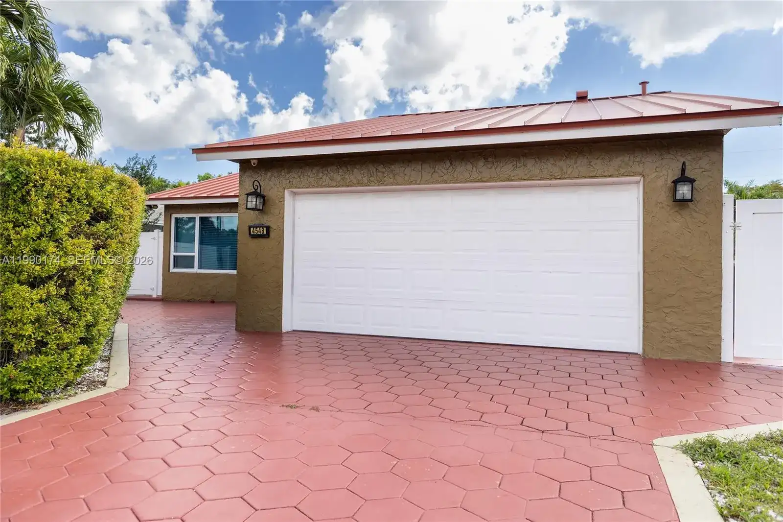 4548 SW 28th Way, Dania Beach FL 33312 photo 3