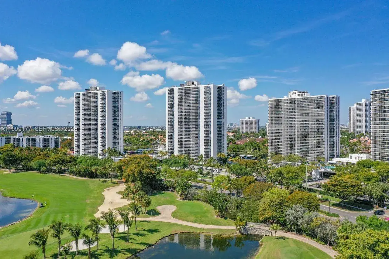 3675 N Country Club Dr # 401, Aventura FL 33180