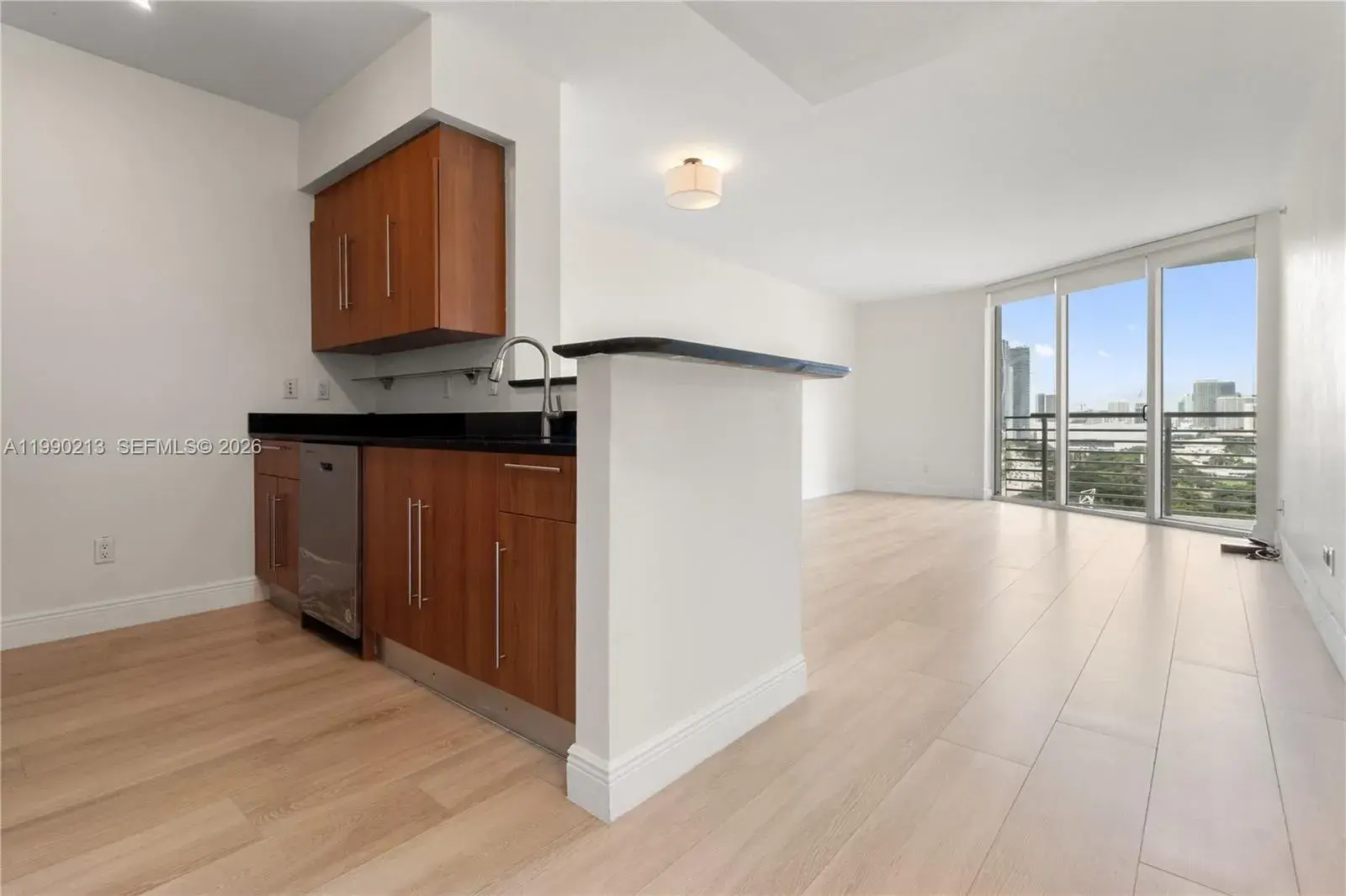 325 S Biscayne Blvd # 1718, Miami Beach FL 33131