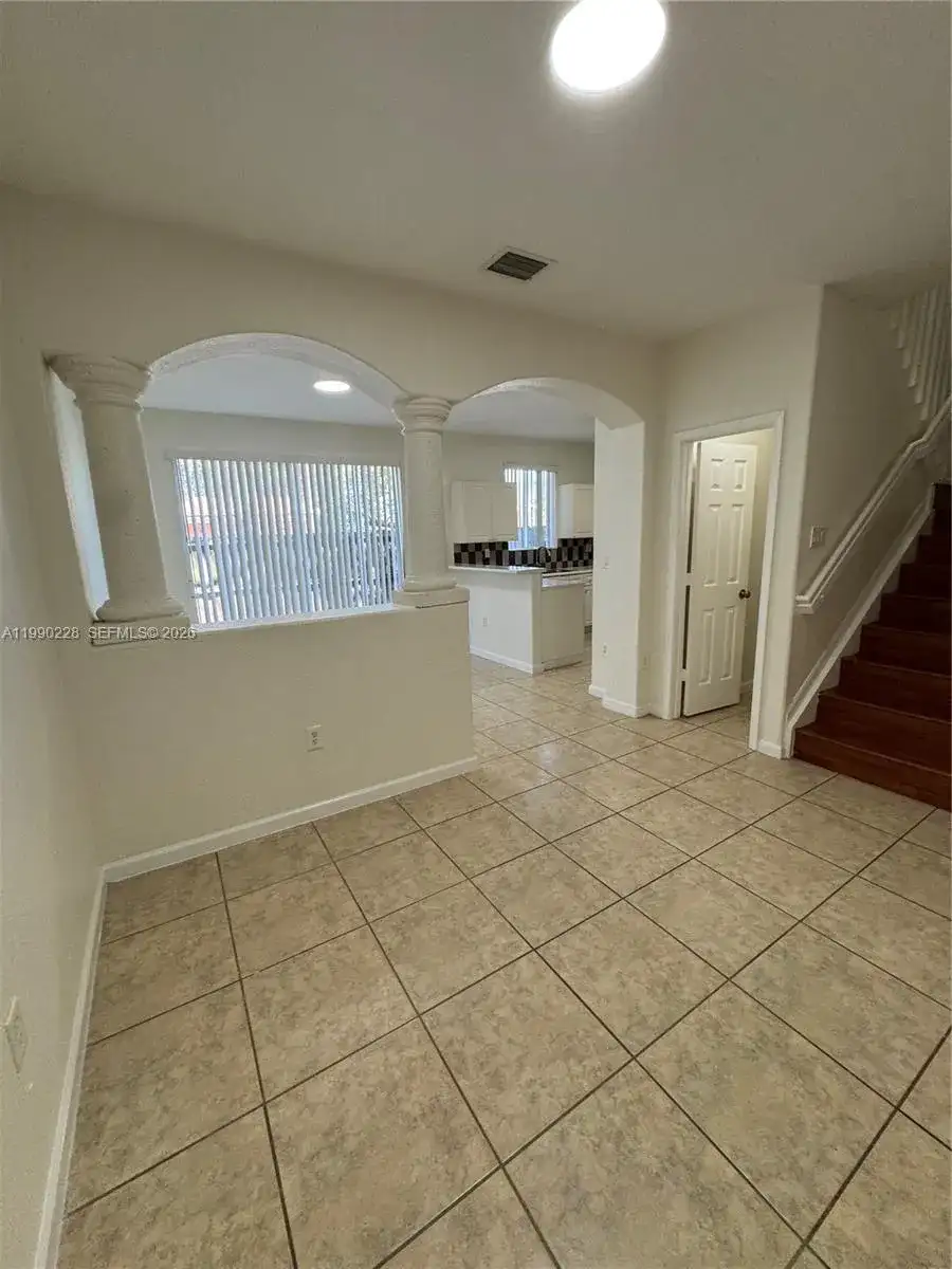 1403 SE 27th Ct, Homestead FL 33035 photo 2