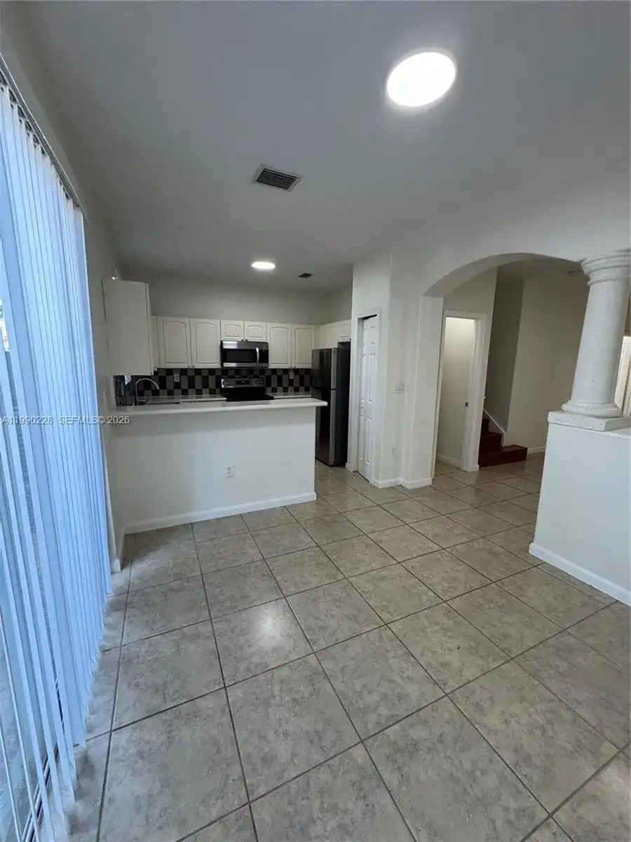 1403 SE 27th Ct, Homestead FL 33035 photo 3
