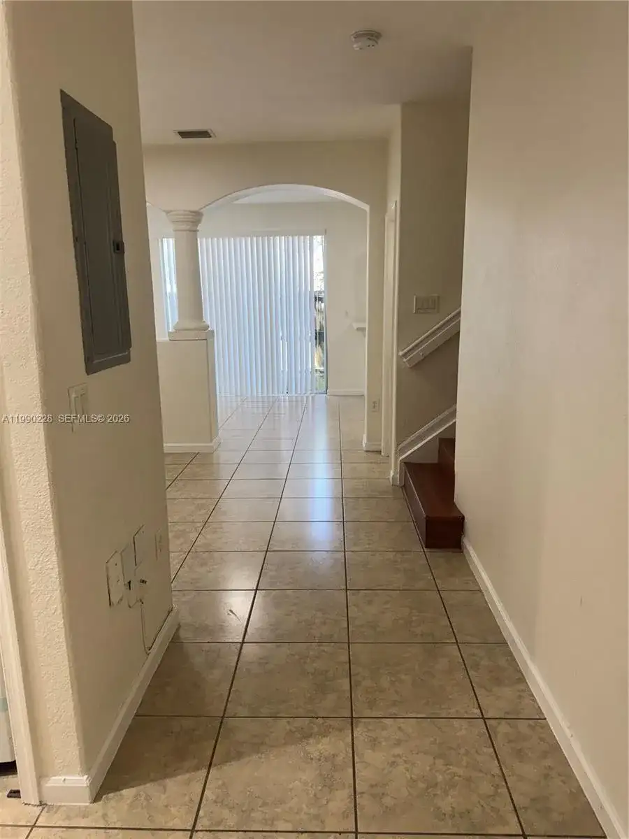1403 SE 27th Ct, Homestead FL 33035 photo 5