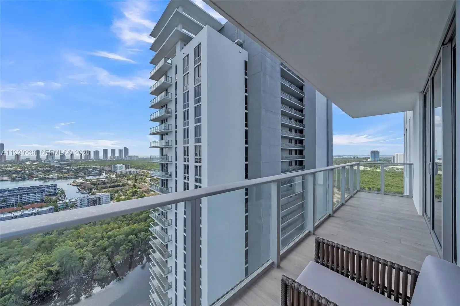 16385 Biscayne Blvd # 2707, North Miami Beach FL 33160 photo 4