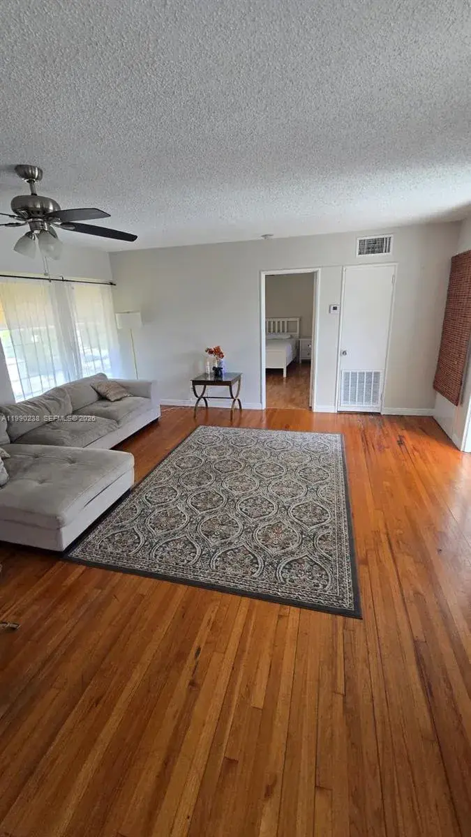 90 Isle Of Venice Dr # 9, Fort Lauderdale FL 33301