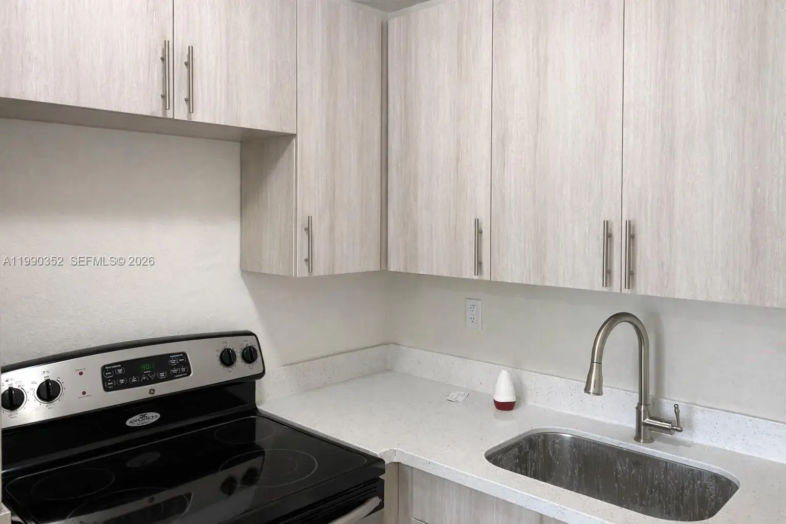 2950 NW 7th Ct, Fort Lauderdale FL 33311