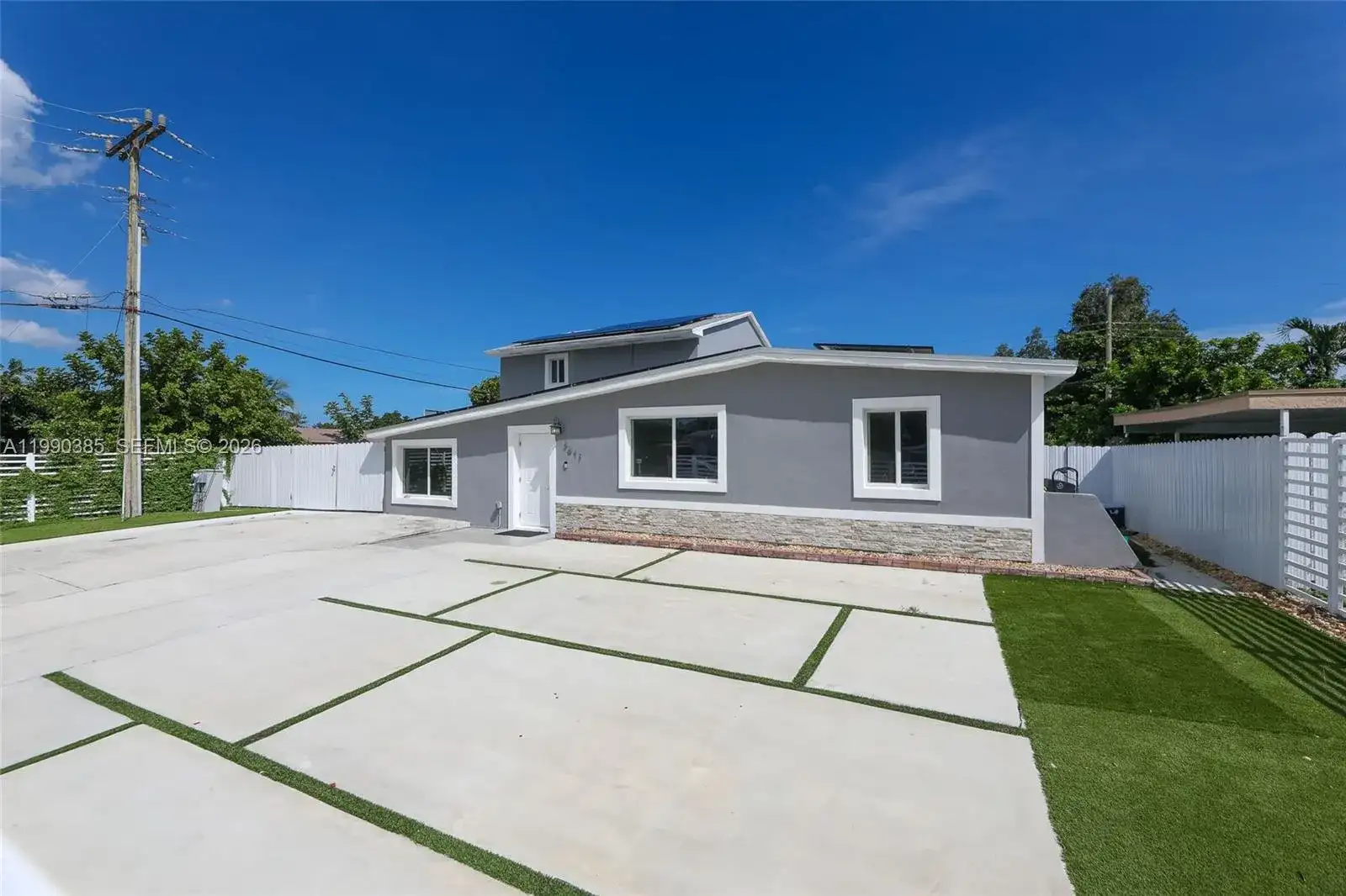 3811 SW 47 ave, West Park FL 33023 photo 5