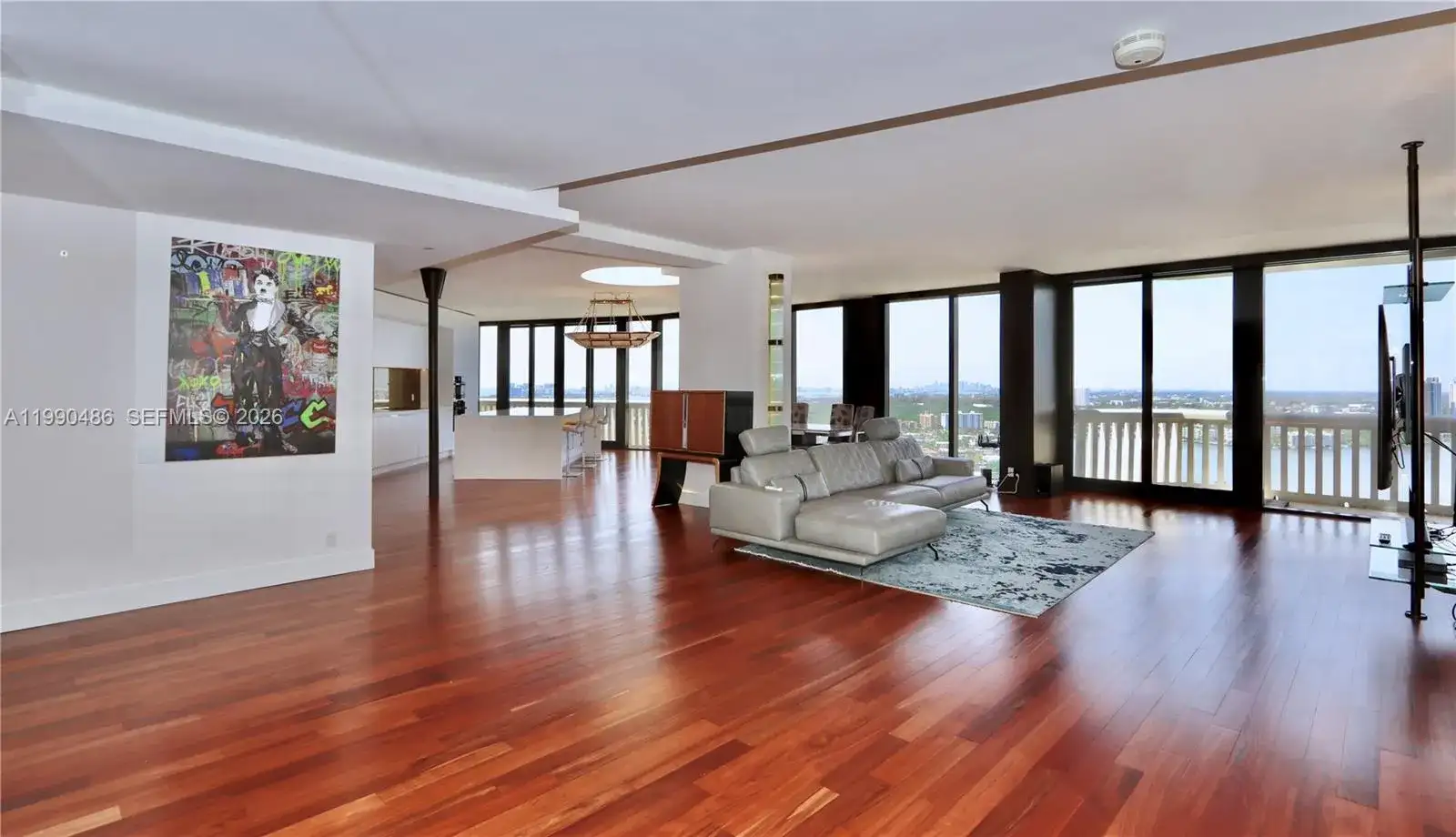 1000 Island Blvd, Aventura FL 33160 photo 2
