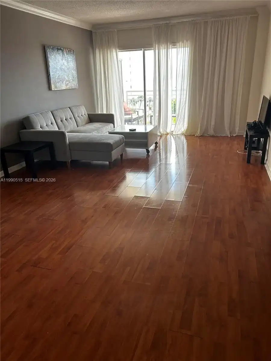 400 Kings Point Dr # 604, Sunny Isles Beach FL 33160