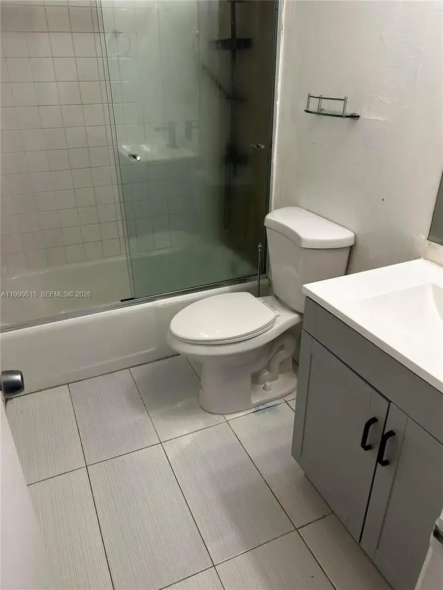 400 Kings Point Dr # 604, Sunny Isles Beach FL 33160 photo 2