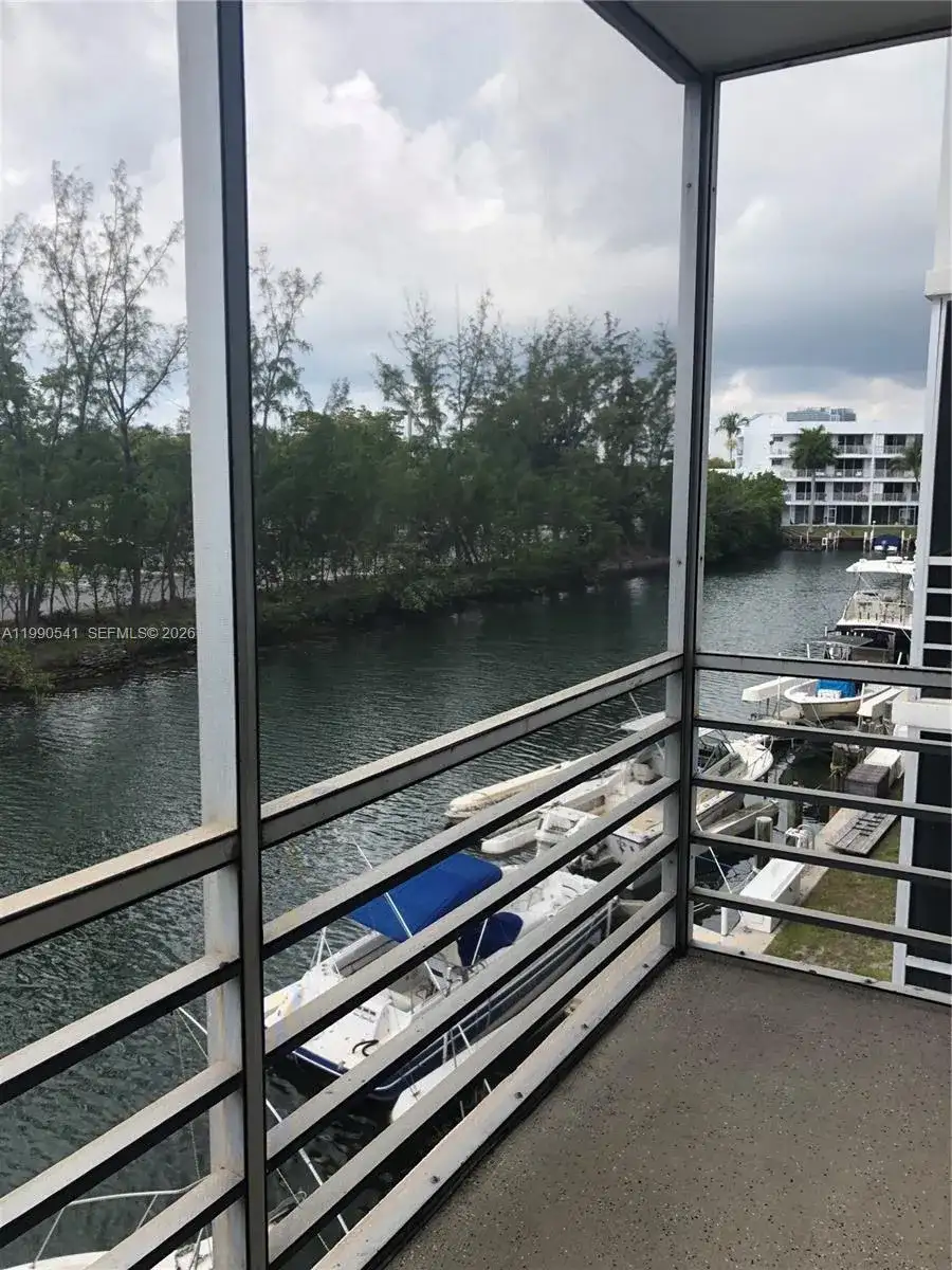 3660 NE 166th St # 305, North Miami Beach FL 33160 photo 2