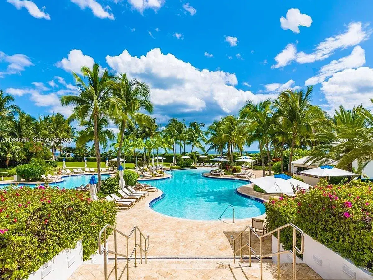 50 S Pointe Dr # 504, Miami Beach FL 33139