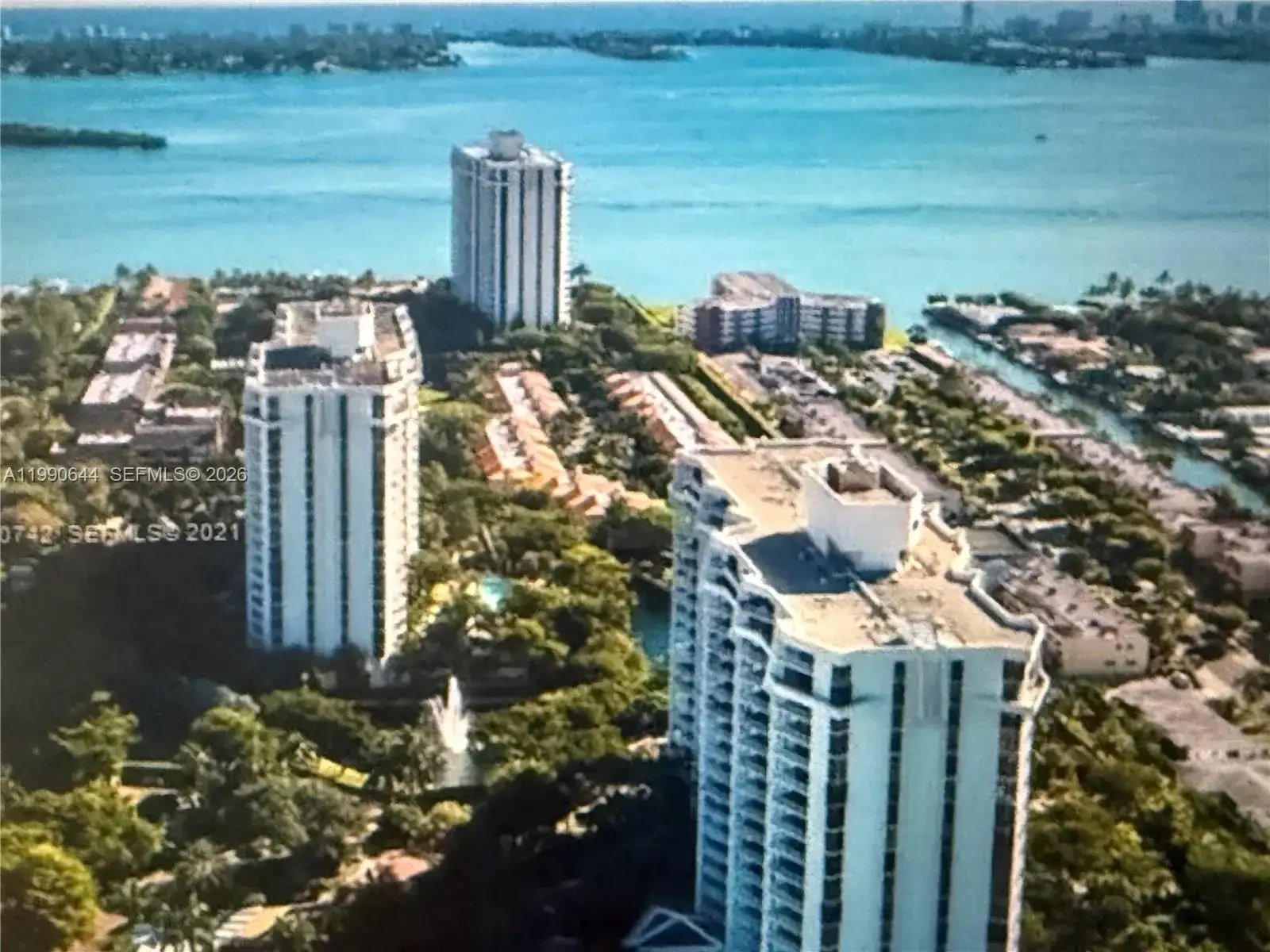 2000 Towerside Ter # 1005, Miami FL 33138 photo 2