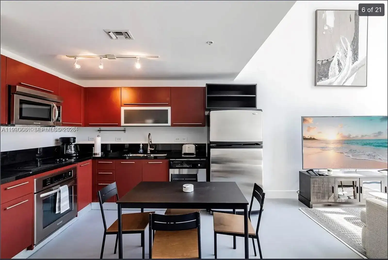 253 NE 2nd St # 617, Miami FL 33132 photo 5