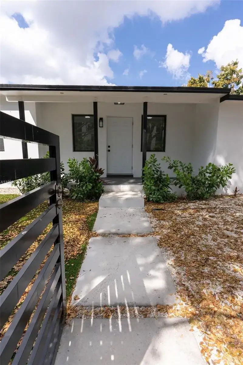 2100 SW 6th St, Miami FL 33135 photo 3