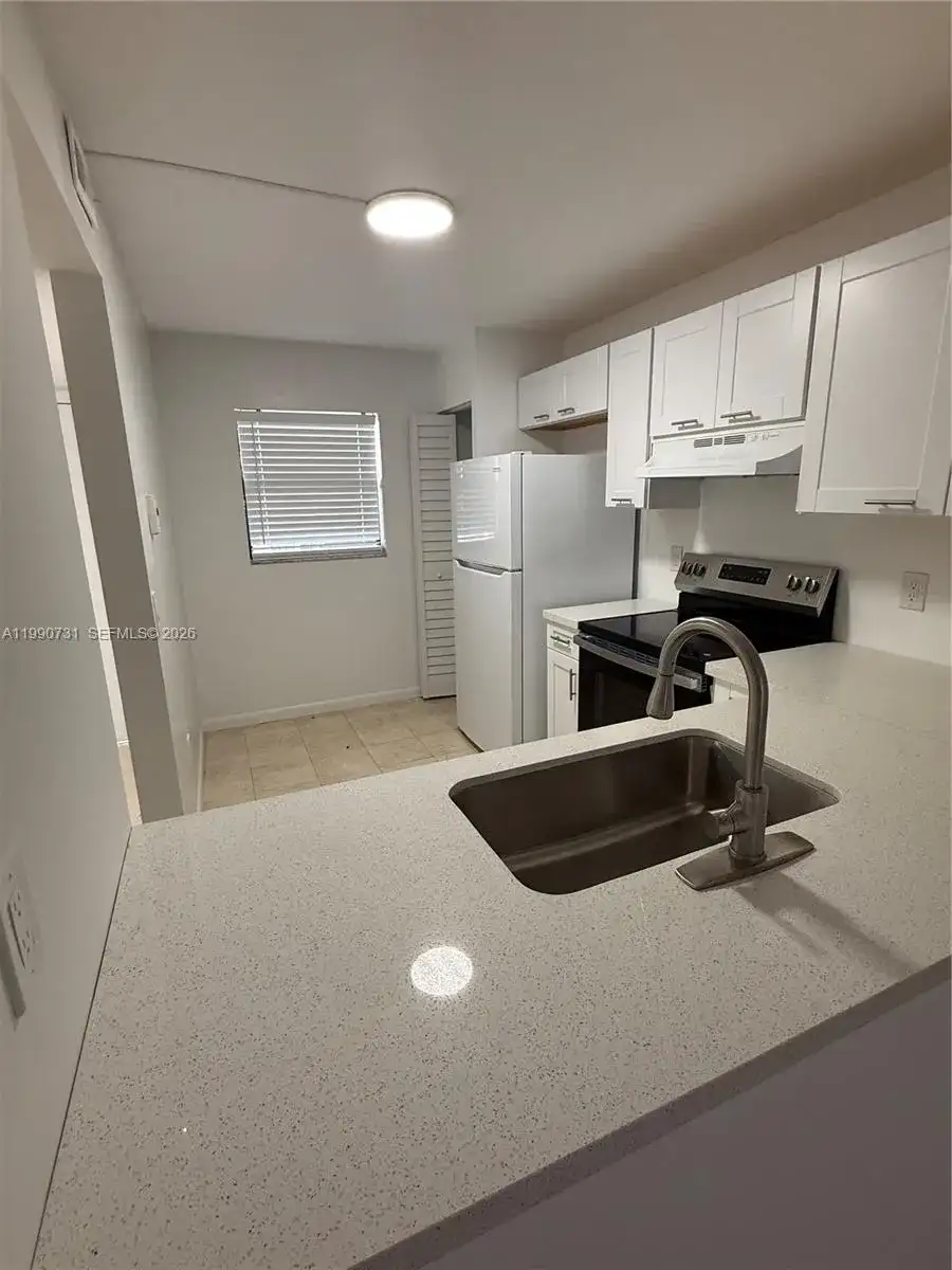 860 NE 207th Ter # 106, Miami FL 33179 photo 4