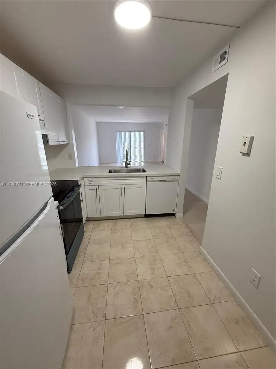 860 NE 207th Ter # 106, Miami FL 33179 photo 5