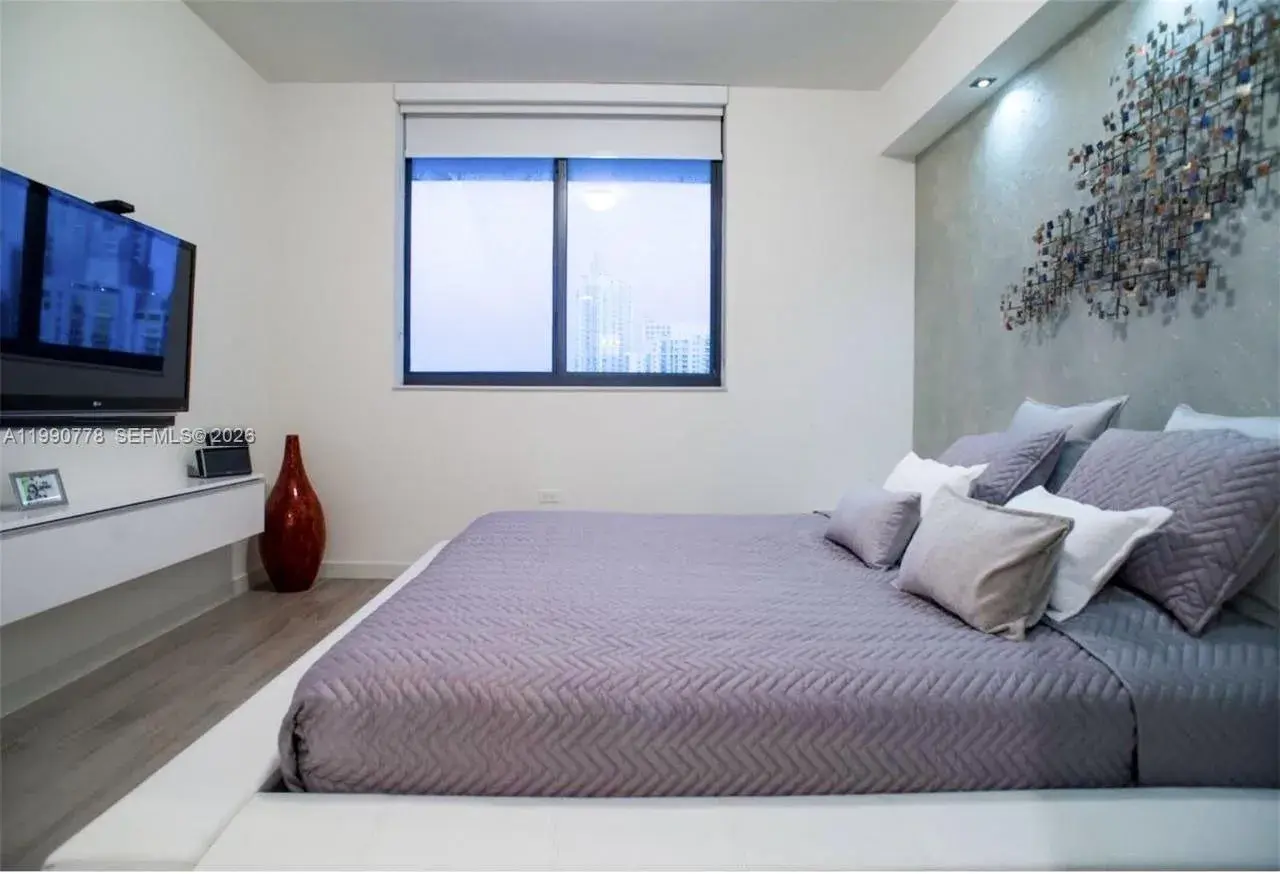 999 SW 1st Ave # 3208, Miami FL 33130 photo 5