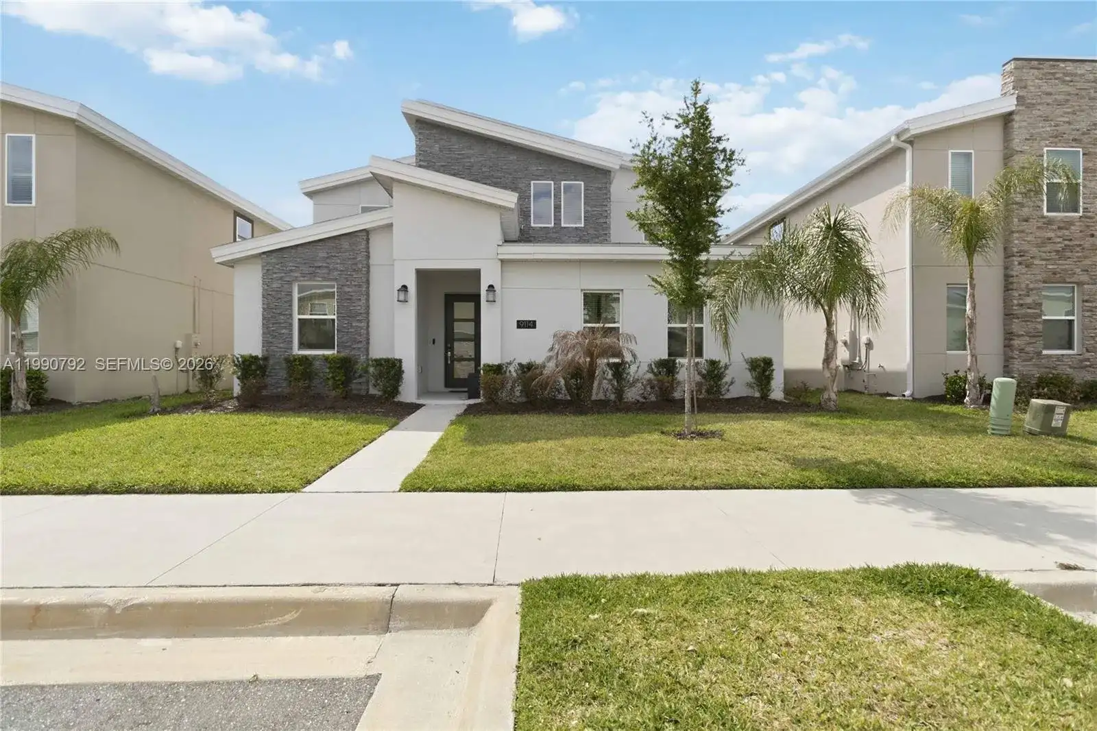9114 Sommer, Davenport FL 33896 photo 2