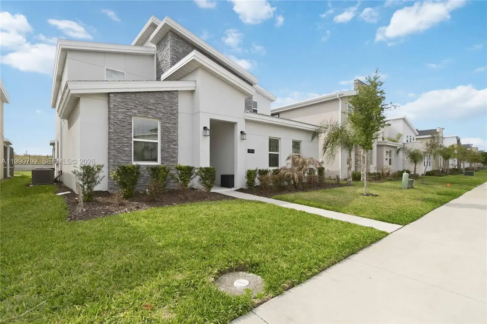 9114 Sommer, Davenport FL 33896 photo 3