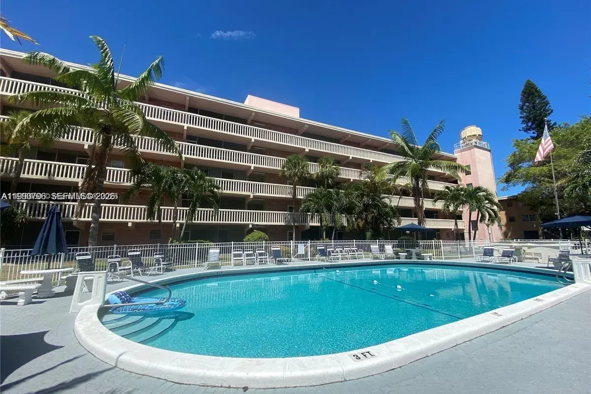 180 NE 12th Ave # 14E, Hallandale Beach FL 33009