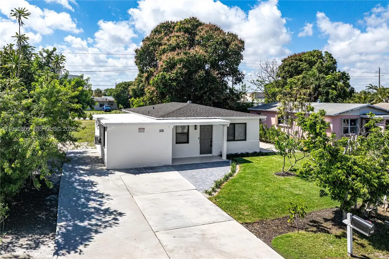 328 SW 11th Ave, Delray Beach FL 33444 photo 2