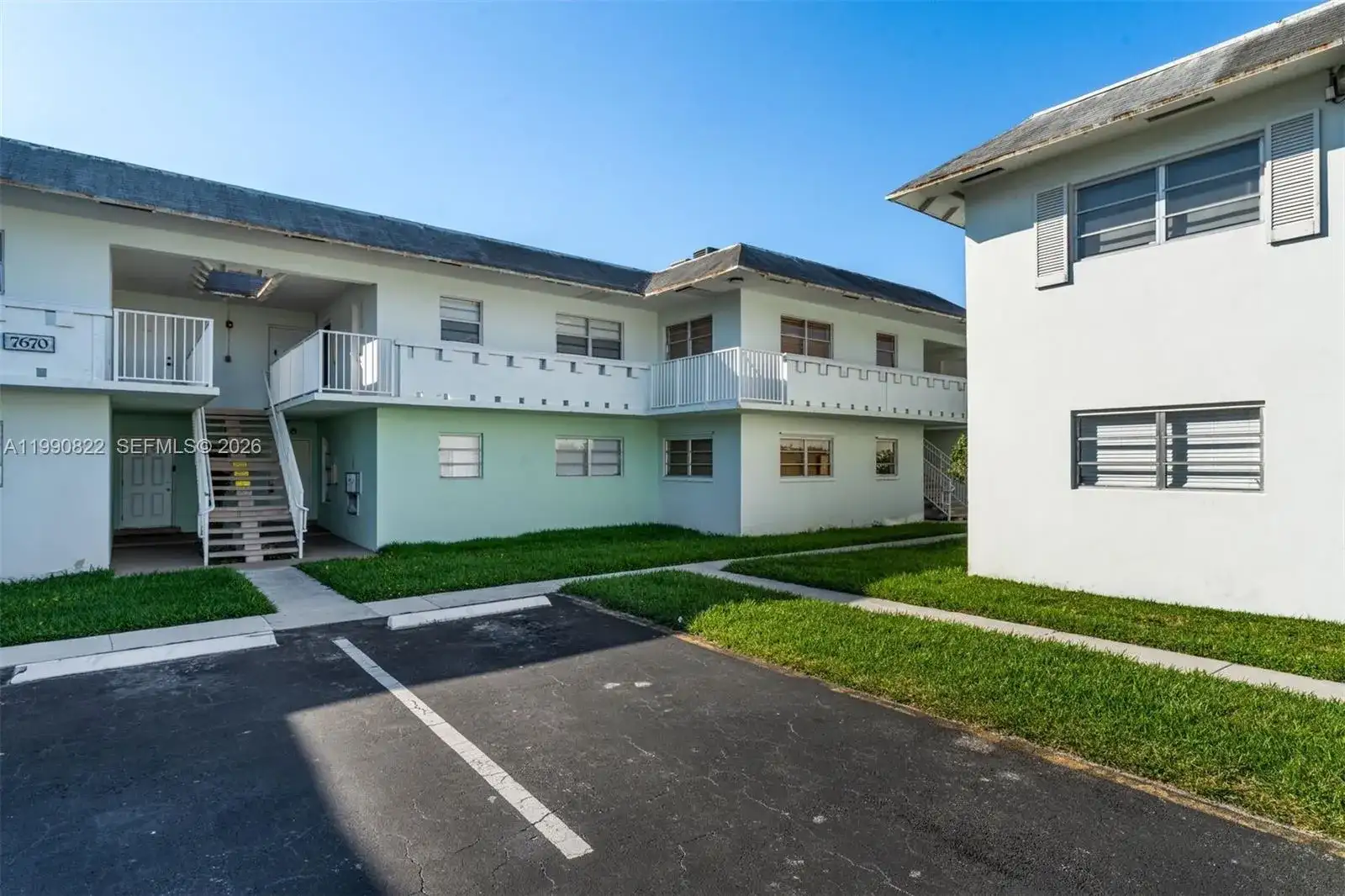 7670 SW 82nd St # H117, Miami FL 33143 photo 2