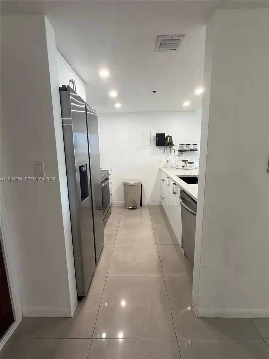 7601 E Treasure Dr # 1508, North Bay Village FL 33141 photo 3