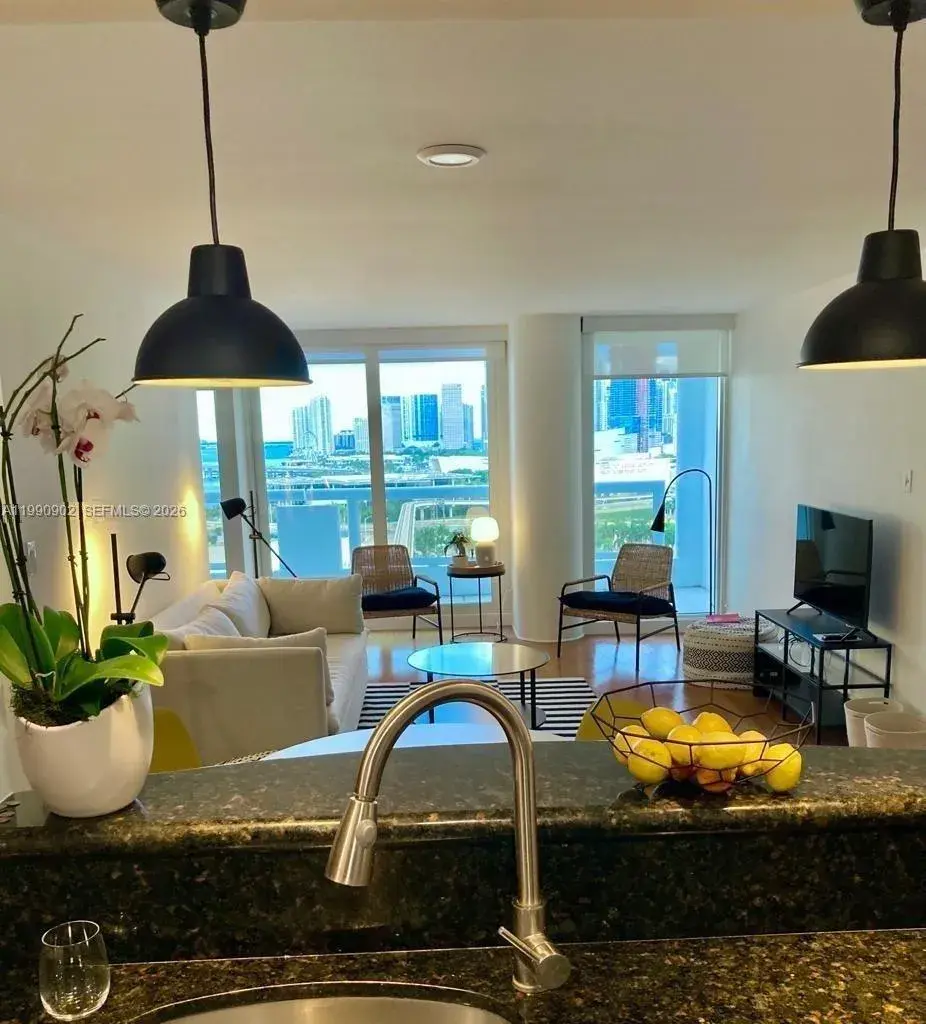 1717 N Bayshore Dr # 1953, Miami FL 33132