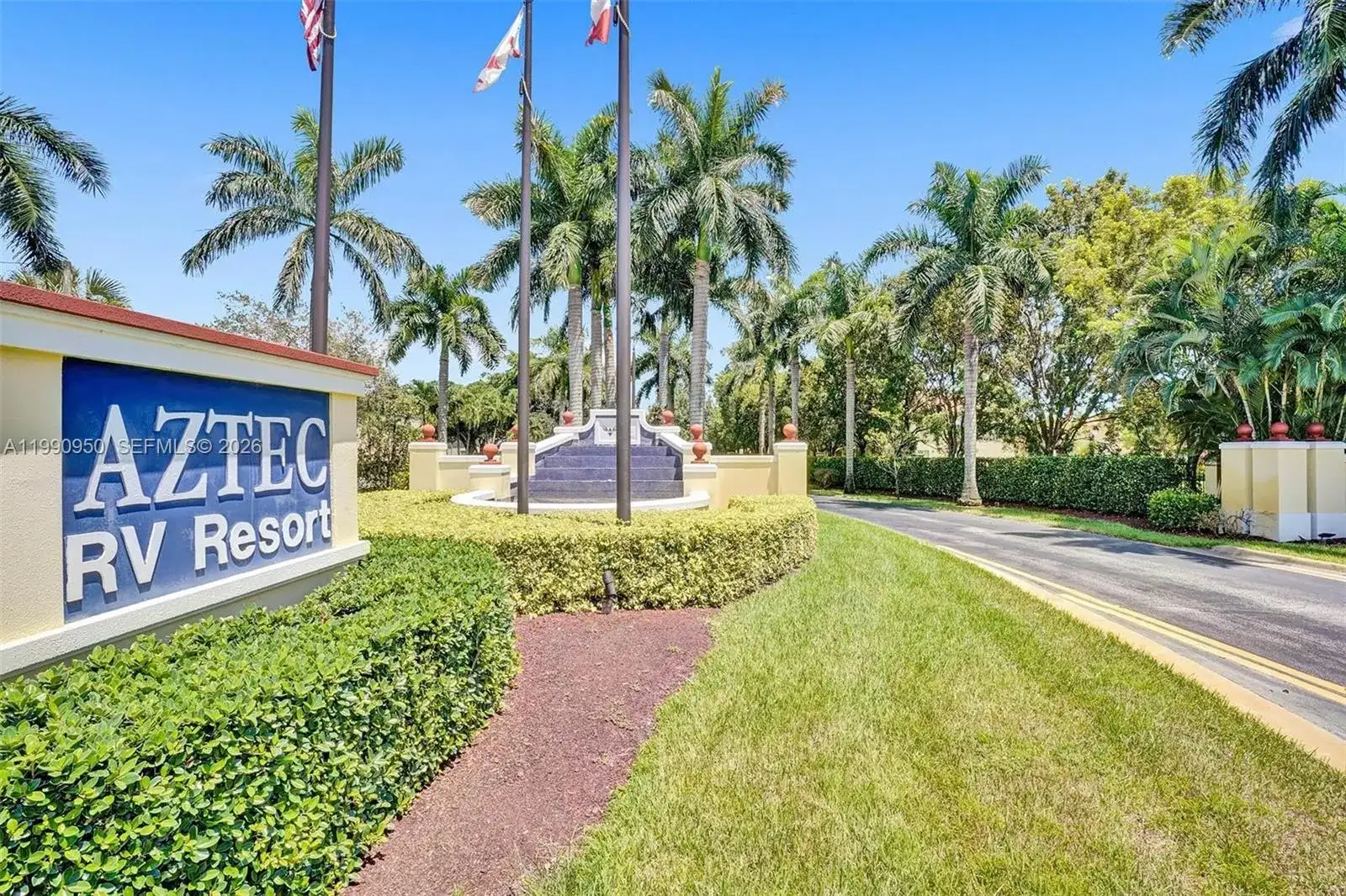 224 N Cortez Dr, Margate FL 33068 photo 2