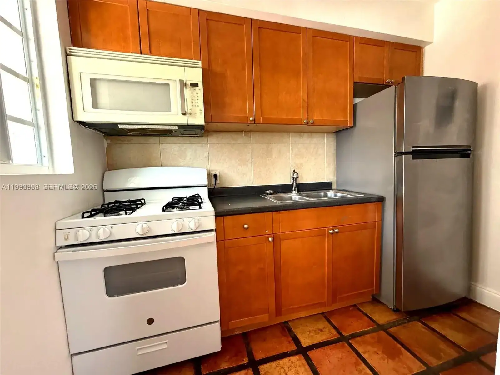 609 76th st, Miami Beach FL 33141 photo 5