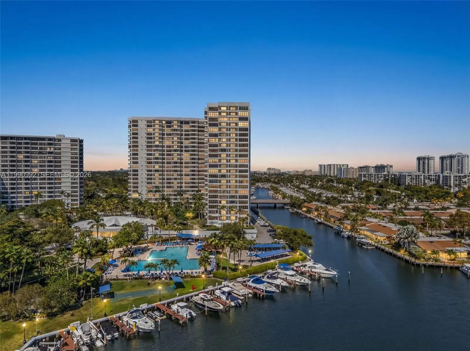 2500 PARKVIEW DR # 1418, Hallandale Beach FL 33009