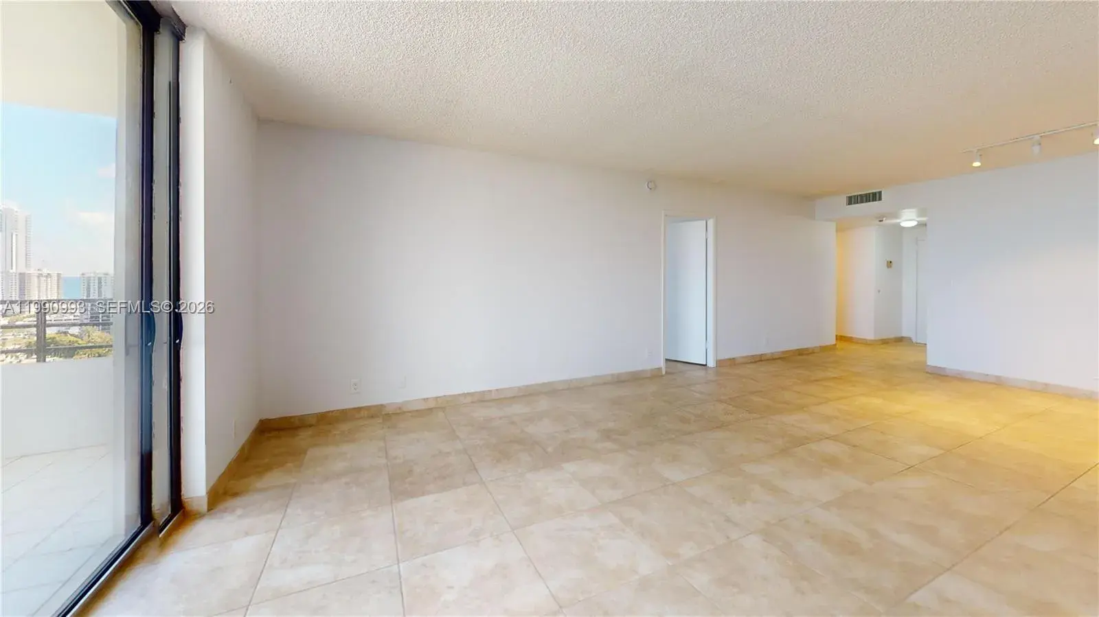 2500 Parkview Dr # 1909, Hallandale Beach FL 33009