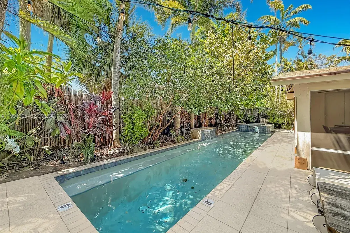 1419 NE 4th Ct, Fort Lauderdale FL 33301